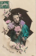 Thème Du Baiser. Photo-montage D'une Jeune Fille Tenant Des Fleurs - Collections, Lots & Séries