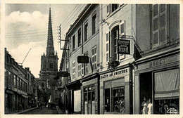 Luçon * La Rue Georges Clémenceau * Salon De Coiffure * Commerces Magasins - Lucon