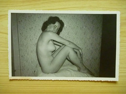 CPA Photo Allemande Des Années 50 Non écrite - Belle Jeune Femmes Nue - Non Classés