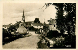 St Gilles Du Vieux Marché * Route Et Un Coin Du Bourg - Saint-Gilles-Vieux-Marché