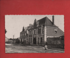 CPSM Petit Format - Beuvraignes    -(Somme) - La Mairie - Beuvraignes