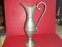 ANCIEN VASE CRUCHE PICHET CARAFE EN ETAIN 92% H 19CM DIAMETRE 6 CM 345 Gr. - Zinn