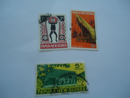 PAPUA  NEW GUINEA USED  3 STAMPS  LOTS - Rapa Nui