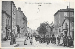 Lyon - Montplaisir - Grande Rue (militaires) - Lyon 8