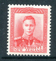 New Zealand 1938-44 King George VI Definitives - 1½d Scarlet HM (SG 608) - Nuovi