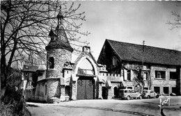 Montgeron * Le Moulin De Senlis * Rue * Automobile Voiture Ancienne - Montgeron