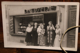 Carte Photo 1951 Pâtisserie Famille CPA Ak Animée Pâtissier Commerce 33 Gironde - Other & Unclassified