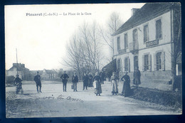 Cpa Du 22  Plouaret  -- La Place De La Gare    FEV22-56 - Plouaret