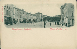 57 VIC SUR SEILLE / Place D'Armes / - Vic Sur Seille