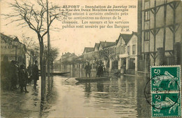 Maisons Alfort * Alfort * La Rue Des Deux Moulins Submergée * Secours En Barque * Inondations Janvier 1910 * Crue - Maisons Alfort