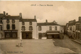 Legé * La Place Du Marché * La Pharmacie Centrale * Commerces Magasins - Legé