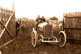 16161"PEUGEOT ENTRE 1900 ET 1940-LA PHOTO EST UNE IMPRESSION RECENTE D'UN LABORATOIRE PHOTO PROFESSIONEL-Cm. 10 X 15 - Automobiles