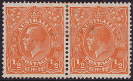 AUSTRALIA 1933 KGV ½d Orange Horz Pair SG124 FU - Oblitérés