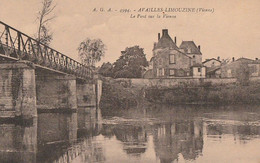 AVAILLES-LIMOUZINE. - Le Pont Sur La Vienne. Cliché RARE - Availles Limouzine