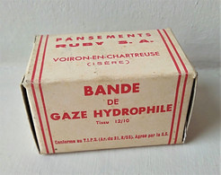 - Ancienne Boite En Carton - Bande De Gaze Hydrophile " RUBY S.A " - Objet De Collection - Pharmacie - - Matériel Médical & Dentaire