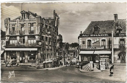 HAUTMONT -NORD -CARTE PHOTO  -RUE DE LA GARE - ANNEE 1956 - Altri & Non Classificati