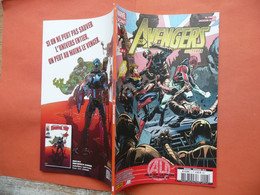 AVENGERS UNIVERSE N 6 DECEMBRE 2013 AGE OF ULTRON CONTINUE ICI  MARVEL NOW ! PANINI COMICS TRES BON ETAT - Marvel France