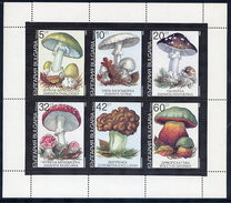 BULGARIA 1991 Poisonous Fungi Sheetlet MNH / **.  Michel 3886-91 Kb - Neufs