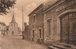DANGE. -  L'Eglise De St-Romain Et La Mairie. Cliché Pas Courant - Dange Saint Romain