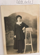 Cpa Photo, Papier Guilleminot, Femme Accoudée (non écrite) - Fotografie