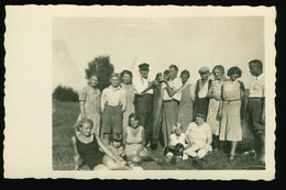 Orig. Foto AK Um 1920 Köthen, Fischer Mit Fisch, Hübsche Mädchen Im Badeanzug, Cute Young Girls, Swimsuit, Fish - Köthen (Anhalt)