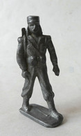 FIGURINE SOLDAT WWII ALUDO LEGIONNAIRE AU DEFILE Pas Quiralu - Quiralu