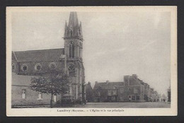 Landivy  -  L'Eglise Et La Rue Principale - Landivy