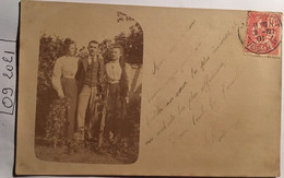 Cpa Photo, Homme Avec Deux Jeunes Femmes, écrite En 1901, Postée De Mirecourt (dest Jocelyne Jacoby Dijon 21 Côte D'Or) - Mirecourt