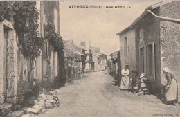 VIVONNE. - Rue Henri IV - Vivonne