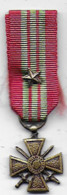 Croix De Guerre 39 - 45 En Réduction ( Sans Date Au Revers ) - Francia