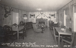 Cave Junction Oregon, Muir Auto Court, Interior View Of Lounge, Hwy #199, C1950s Vintage Real Photo Postcard - Altri & Non Classificati