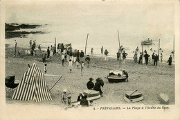 Préfailles * La Plage à L'heure Du Bain * Baigneurs - Préfailles