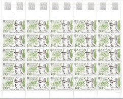 Wallis Et Futuna P.A N°106** Charles De Gaulle Une Feuille De 25 Timbres. Cote 267.50€ - Collections, Lots & Series