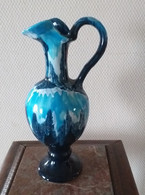 Aiguière / Soliflore / Vase Estampillée VALLAURIS Hauteur 27.5 Cm, Coloris Bleu - Vallauris (FRA)