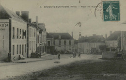 61 - BAZOCHE-sur-HOENE - Place De L'Eglise - Bazoches Sur Hoene