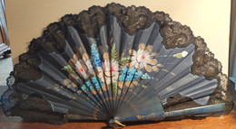 Grand Eventail "Fleurs" - Dentelle Et Bois - Fans