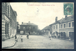 Cpa Du 14 Livarot Place De L' Hôtel De Ville   FEV22-82 - Livarot