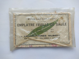 (pharmacie) EMPLATRE FEUILLE De SAULE (Pochette Et Contenu) Willow Leaf Corn Plaster 14200 HEROUVILLE SAINT CLAIR - Matériel Médical & Dentaire