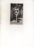 Photo 14 X 8.5 Cms.  Jeune Femme En Bikini - - Non Classés