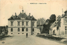 Méréville * Rue Place Et Hôtel De Ville - Mereville