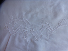 Piece De Tissu Belle Broderie Dragon Pour Loisirs Creatifs - Laces & Cloth