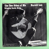 DISQUE 45T . HAROLD LEE . " THE TWO SIDES OF ME " . " BRINGING DADDY HOME " . DISQUE PROMO COLUMBIA - Réf. N°13D - - Country Et Folk