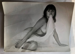 Grande Photographie érotique Vintage Jeune Femme Seins Nus Photographe José Tavéra - Non Classés