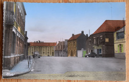 62 : Avesnes-le-Comte - Place Du Marché - CPSM Format CPA Colorisée - Voitures - 2 CV Citroën - (n°22918) - Avesnes Le Comte