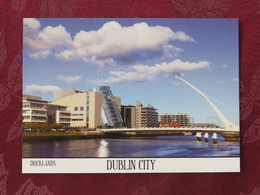 Ireland Unused Postcard Dublin Docklands - Brieven En Documenten