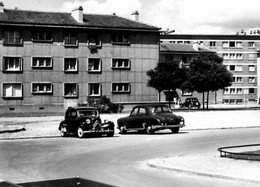 Aubervilliers * Cité Robespierre * Automobiles * Auto CITROËN Citroën Traction - Aubervilliers