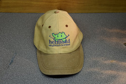 Pet - Cap HELMOND Een Glimlach In Brabant (NL) - Casquettes & Bobs