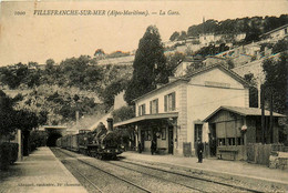 Villefranche Sur Mer * Vue Sur La Gare * Arrivée Du Train * Ligne Chemin De Fer - Villefranche-sur-Mer