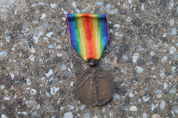 Médaille Belgique Commémorative De 1914 1918 - Belgium