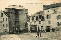 Marvejols * Place Et Porte De Soubeyran * Au Cheval Rouge Chez JARO... * Café - Marvejols